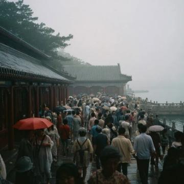 太原蒙山大佛景區(qū)探秘:云霧中的千年古佛遺址之旅