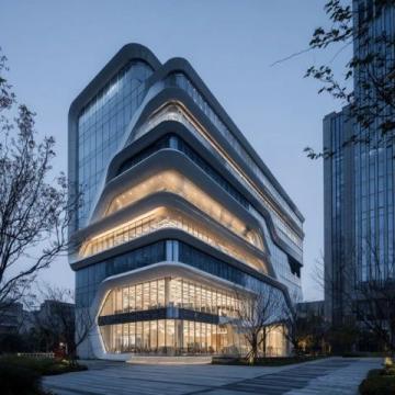 武漢光谷皇冠假日酒店的背影守候已久:細節嬗變、行政待遇有差異