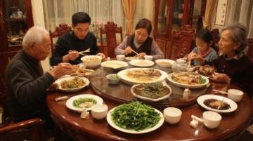 揚(yáng)州人體驗(yàn)河南地道小吃粉漿面滋味