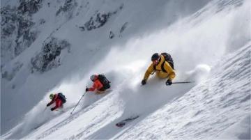 金佛山雪場開放，暢享滑雪樂趣，冬日旅游勝地不容錯過！