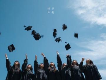 2007年，一理科生，高考成績492，當時四川二本線475，超過二本線17分