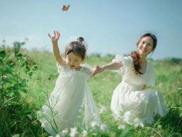 實(shí)況記錄云端花園的春日盛景：杜鵑花海、親子活動(dòng)與自然之美