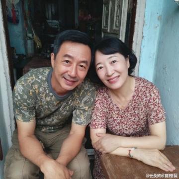 流浪漢撿錢上交警局暖心感動中國