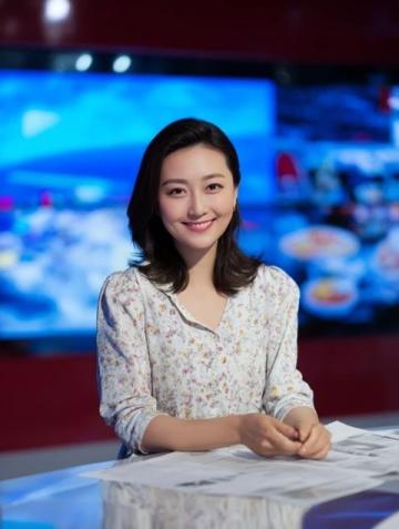 我表妹被邀請參加香蜜湖的大型運動社區活動!她準備了好吃的小食,等待顧客的到來!