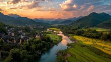 以下是云南旅游的詳細介紹