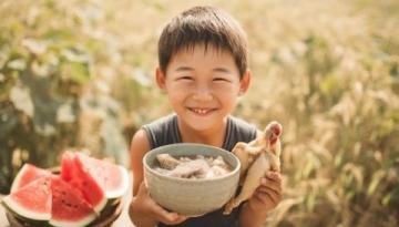 美食的白月光(童年白月光美食的回歸:時(shí)光與味道的重逢)