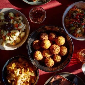 宅家過年吃美食！蘿卜絲炒牛肉和水煎包，營養(yǎng)又好吃！
