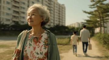 今天看了一個(gè)好電影,根據(jù)日本著名相聲大師回憶錄改編的電影佐賀的超級(jí)阿嬤
