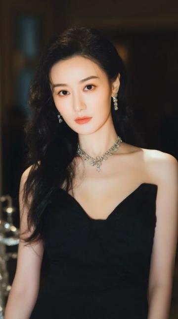 涼皮—大概是每一位在西安長大的女生都喜歡吃的小吃吧！什么秦鎮米皮，漢中米皮
