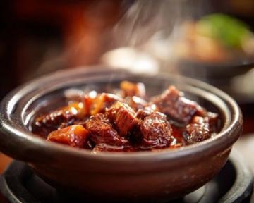 新疆地道風味:1元享1斤烤羊肉串