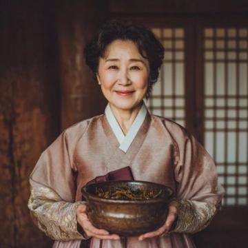 紅樓夢美食復刻師：32年還原56道經典菜肴吸引百萬網友關注