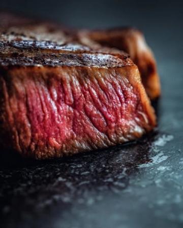 有朋友問(wèn)李佳琦15分鐘賣出的10000份的牛排是不是合成肉?質(zhì)量到底怎么樣?到底