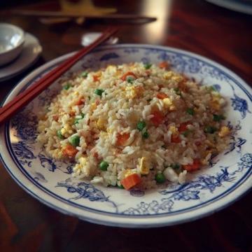 簡單又美味:冬日必備章魚丁炒飯做法詳解