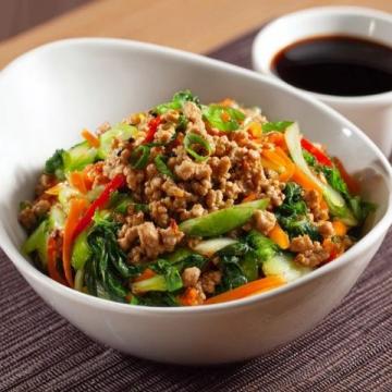 一周不重樣的工作日午餐推薦:牛肉炒青椒配酸爽蝦滑