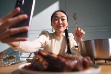抖音餐飲文案秘籍:揭秘爆款技巧,打造信任與共鳴!