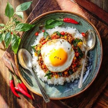泰國(guó)清邁必嘗美食推薦：寧曼路15家特色餐館探索指南