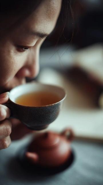 歲月流逝如陳茶,記憶如泡沫