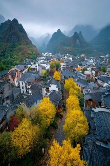探索貴州秘境:5大熱點(diǎn)游覽攻略與獨(dú)特視角體驗(yàn)