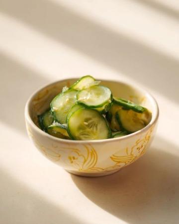 三塊錢解鎖脆爽下飯咸菜:醬香黃瓜簡單腌制教程