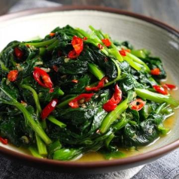 春天野菜怎么吃?教你簡(jiǎn)單又營(yíng)養(yǎng)的薺菜炒雞蛋做法