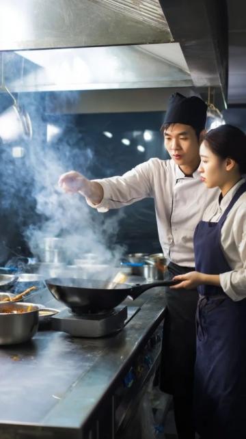 蒸饅頭技巧：冷水or熱水上鍋？掌握四要點(diǎn)，饅頭更松軟