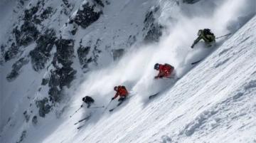 金佛山雪場開放，暢享滑雪樂趣，冬日旅游勝地不容錯過！