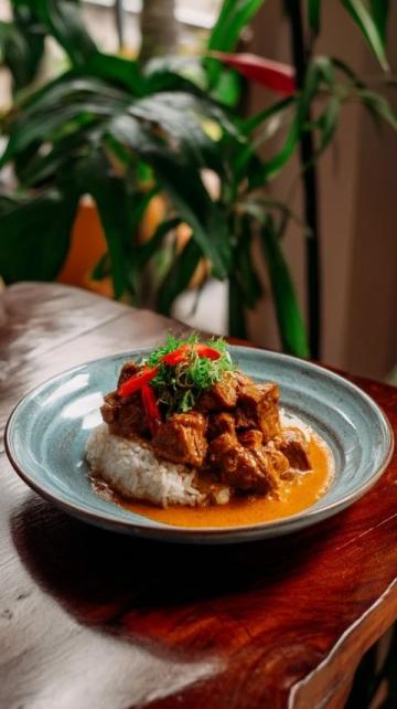 今天下午準備晚餐兩道菜后的意外分享：美味咖喱牛肉做法詳解