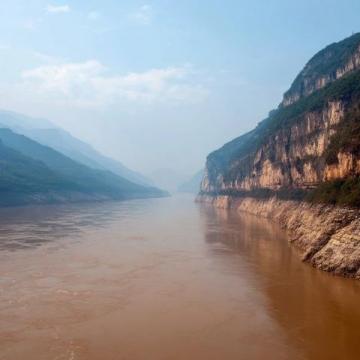 平山清風峽,人少景美，沒有過多雕飾的原生態山谷。因地勢生態原因，空氣十分清新