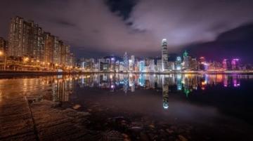 維港游船指南：窮游香港必體驗，欣賞幻彩詠香江燈光秀！