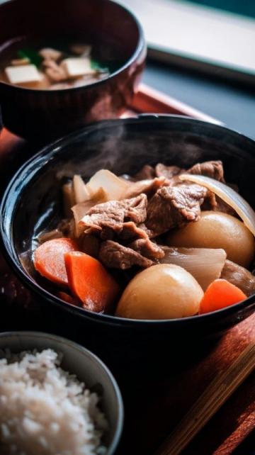 江西瓦罐燉盅：無煙鎖鮮，營養美味，全家共享健康美食
