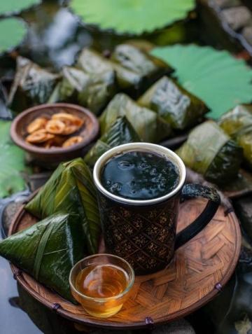 巴中油茶是中國四川省巴中市的一種傳統特色食品,具有悠久的歷史和獨特的風味