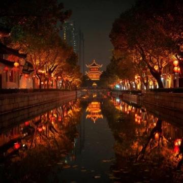 南寧——中國的“綠城”:滿城榕樹與獨(dú)特美食文化