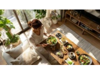 在忙碌生活中用美食治愈自己：享受每一餐的溫馨與關愛
