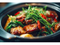 百色市的特色美食豐富多樣，以下是一些具有代表性的美食