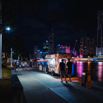 潮汕小吃店難逃倒閉命運，外賣費加劇困境！