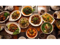 美國教授品嘗中國美食，感嘆西方菜不及