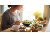對于打工人來說，想要快速吃飯，可以選擇以下食物及方式