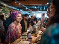 公益夜市傳遞溫暖愛心小老板齊行動(dòng)