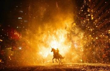 長沙的春天，煙花點(diǎn)綴著城市的幸福