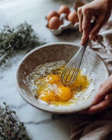 使用蒸蛋器,僅需幾分鐘就能做出美味雞蛋