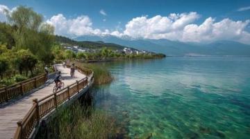 麗江藍月谷美景：清澈湖水與迷人風光的完美邂逅