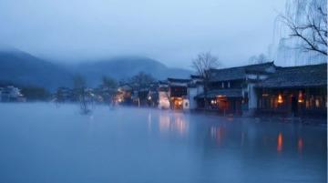 麗江藍月谷美景：清澈湖水與迷人風光的完美邂逅