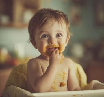 3歲拿鍋鏟，5歲捏壽司！東莞少年廚神火出圈，網友輸給穿尿不濕的…