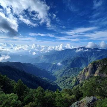 解鎖懷集周末絕美之旅:嘗鮮美食,探秘燕子巖與自然奇觀