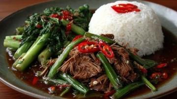 家常美食：洋蔥炒牛肉絲，簡(jiǎn)單幾步做出餐廳口感！