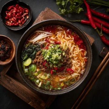 成都老字號秘制素椒雜醬面，傳統風味令人難忘