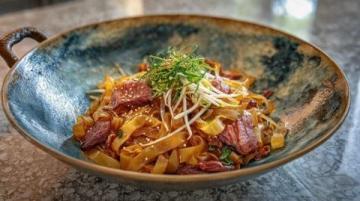 （云南特色小吃）臨滄鳳慶米面卷：炭火烘烤下的滇西風(fēng)情與生活滋味