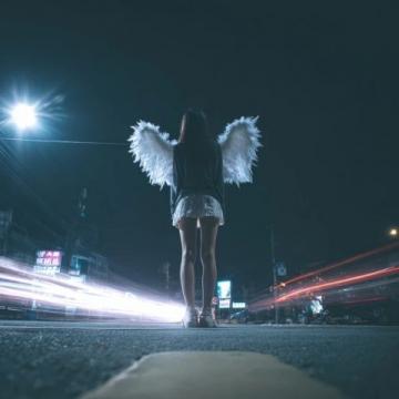 一口咬下天使之舞