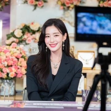 12月8日吉安家具店盛啟：盧哇塞丁丁出席開業典禮，直播見證關系回暖！