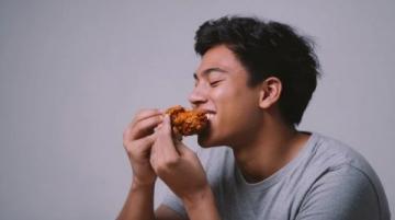 從雞排小哥到創業傳奇：人性之光與堅韌不拔的力